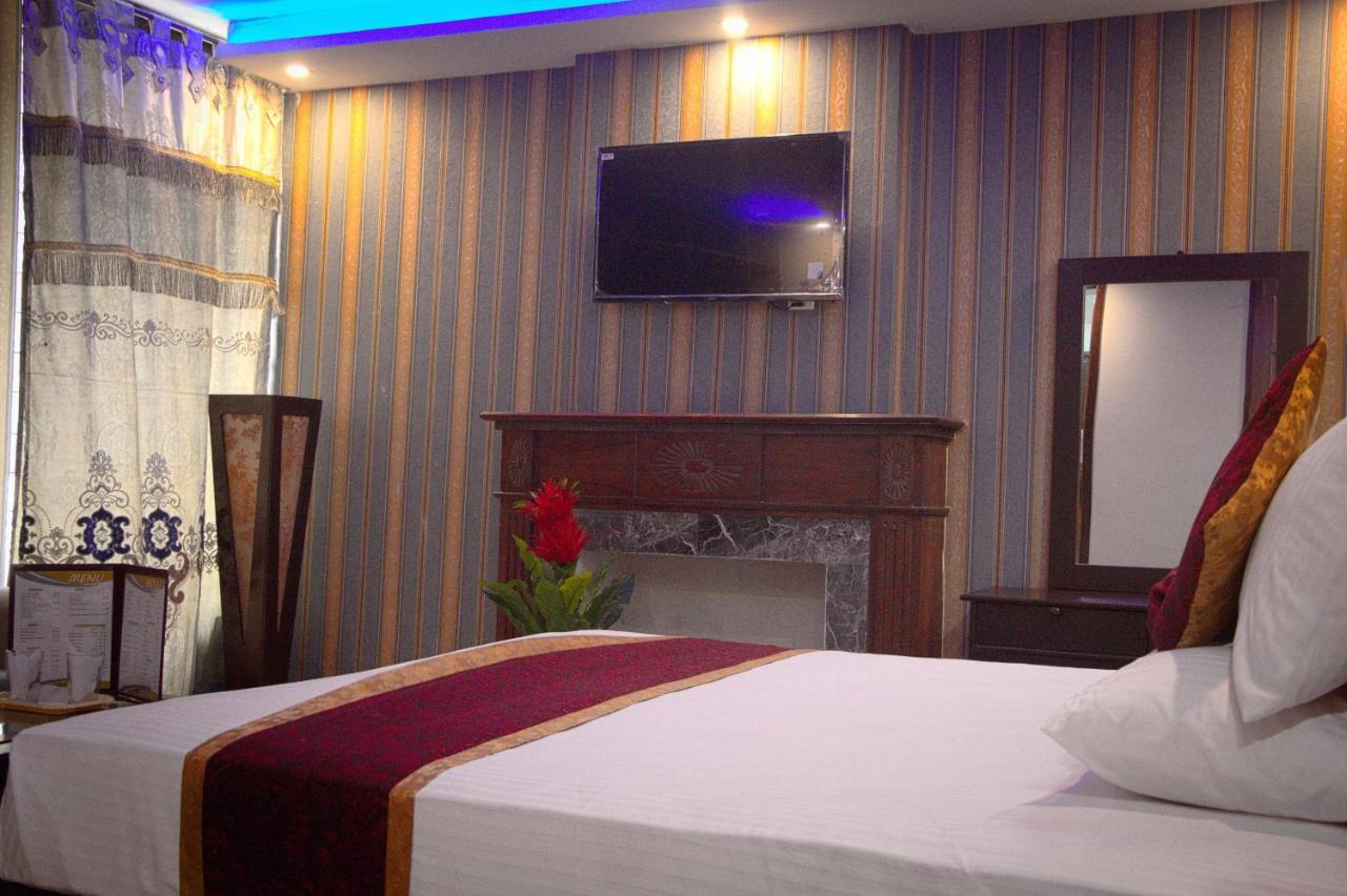 Mall View Hotel Gulberg Lahore Exteriör bild